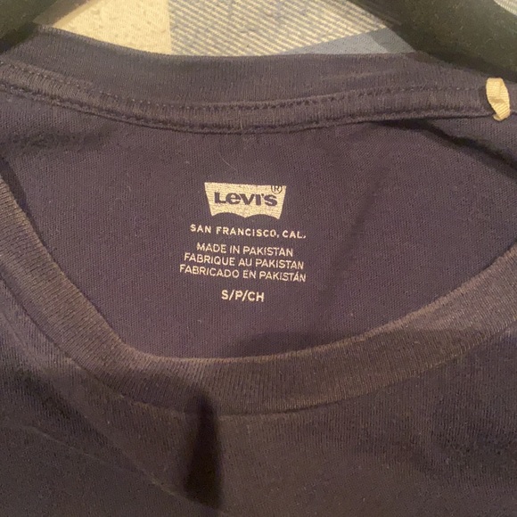 Levi’s logo t-shirt size small red, white, blue - Picture 3 of 5